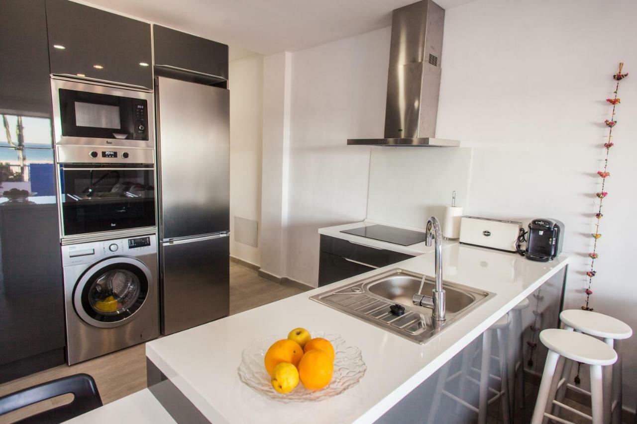 Tarifa Cozy House - Beach Front, Pool, Parking Екстериор снимка